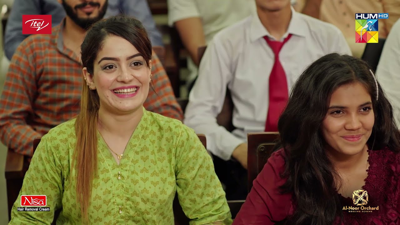 Raat Ho.. Chaand Ho, Shanasa Ho.. | Best Moment | #Parizaad | #HUMTV Drama
