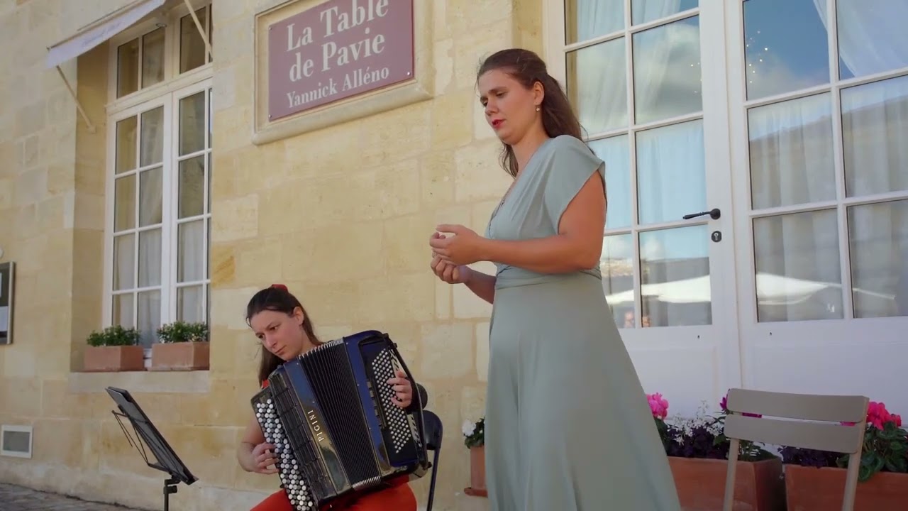 Duo Acrilys . Claire Lise Bouton soprano. Maÿlis Arrat accordéon
