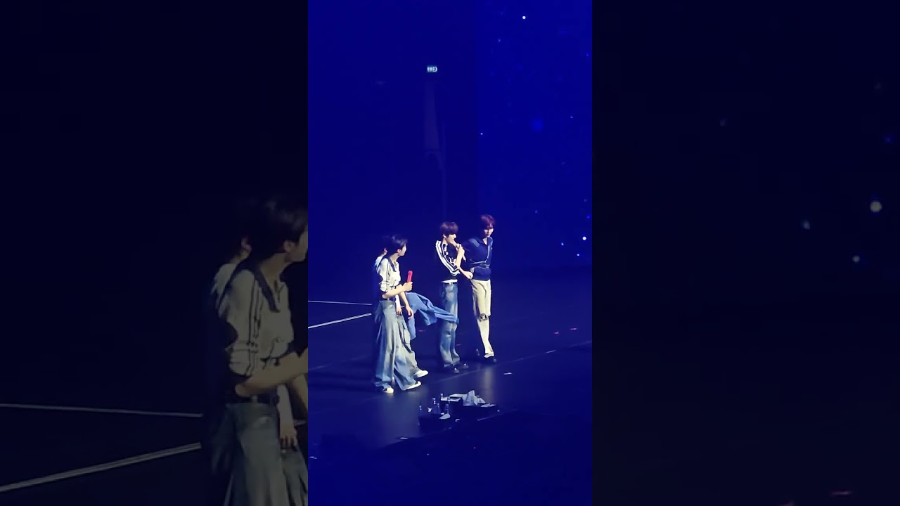 ZB1 in SG Concert 151125 [FANCAM] Long Way Back Choreo + Extra Aegyo version + Closing Ment