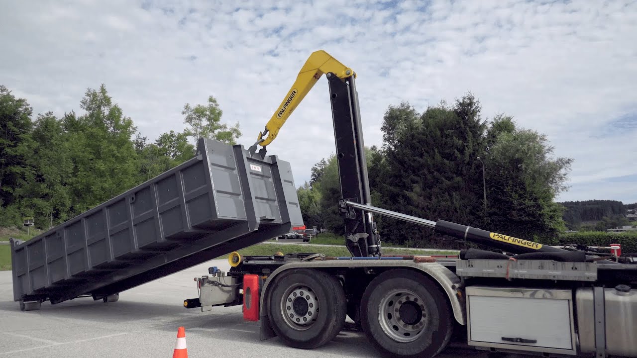 PALFINGER Service - S500 Hooklift Synchron - Container loading (EN)