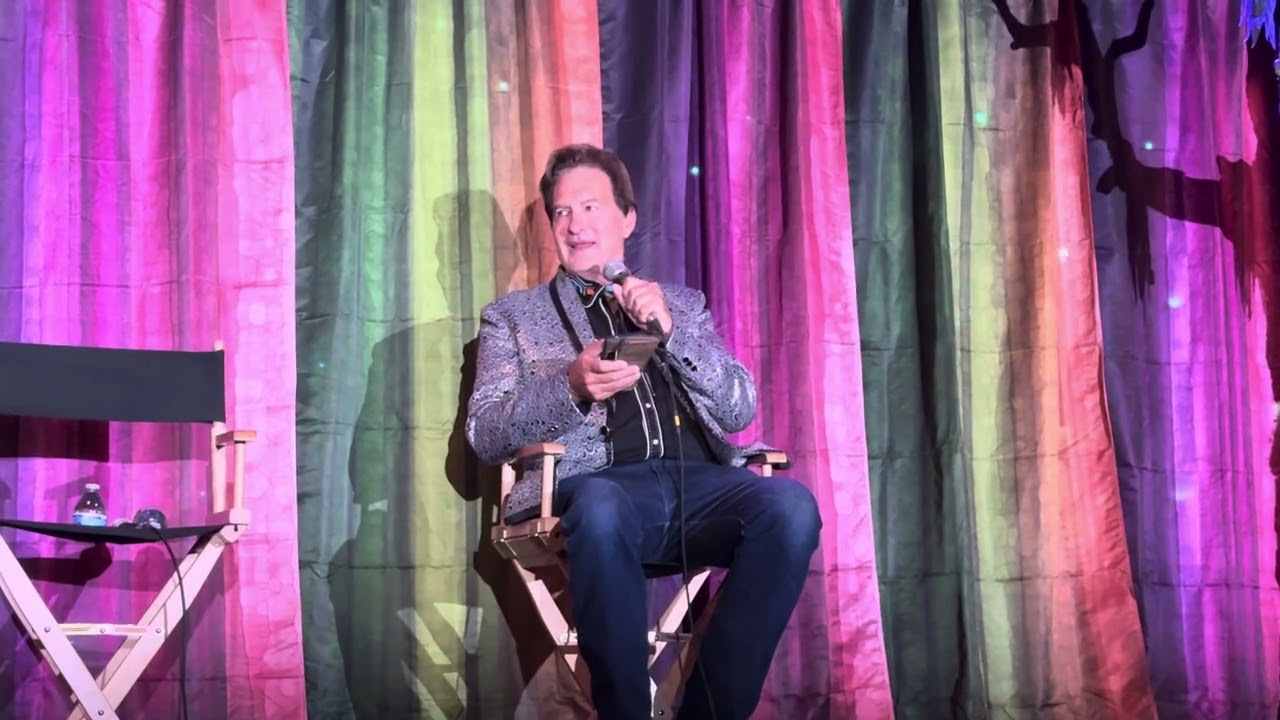 Joe Bob Briggs (The Last Drive-In) panel at Midsummer Scream! - part 1