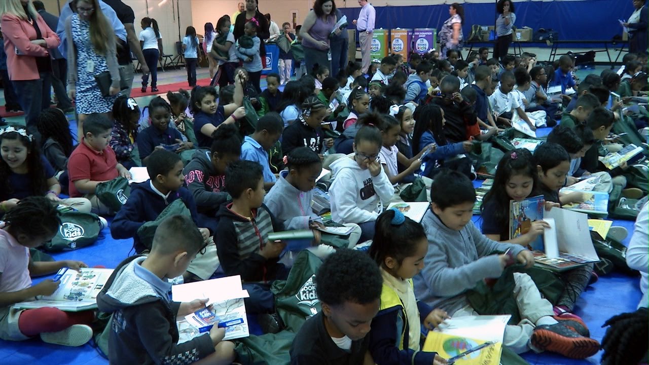 WGCL-TV, CBS46  Donates Books to Bryant Elementary School