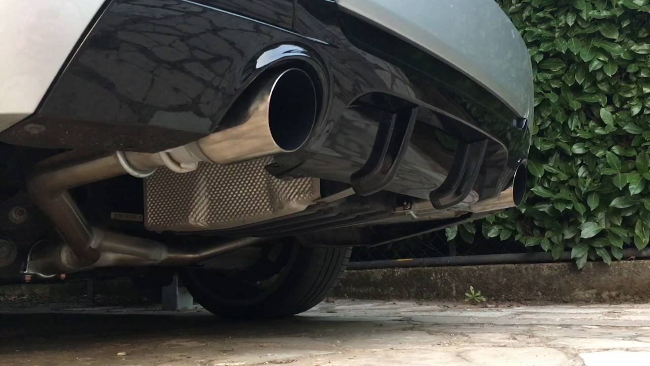 BMW 330d E92 245hp sound (center and rear muffler delete)