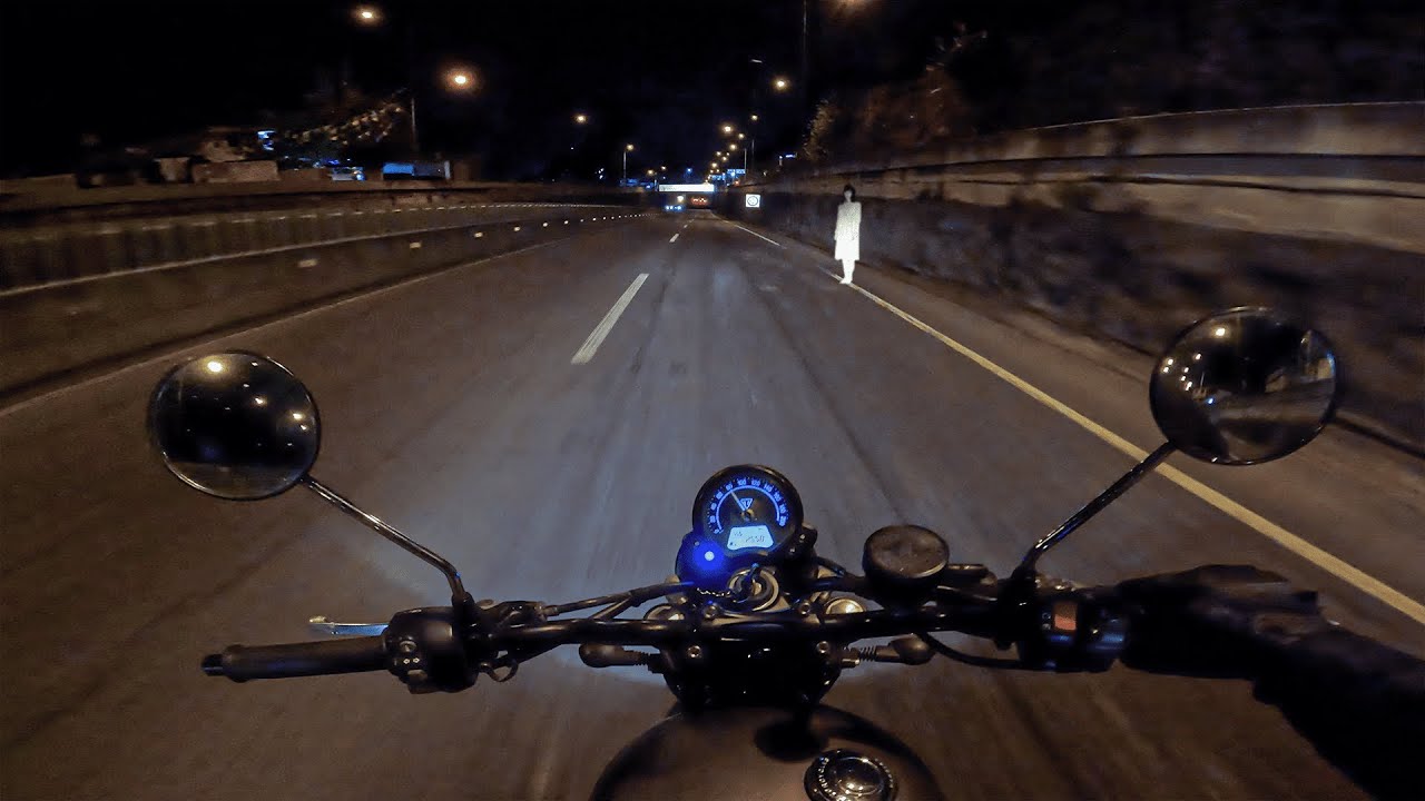 Carretera en Moto Día y Noche / Triumph Scrambler 900