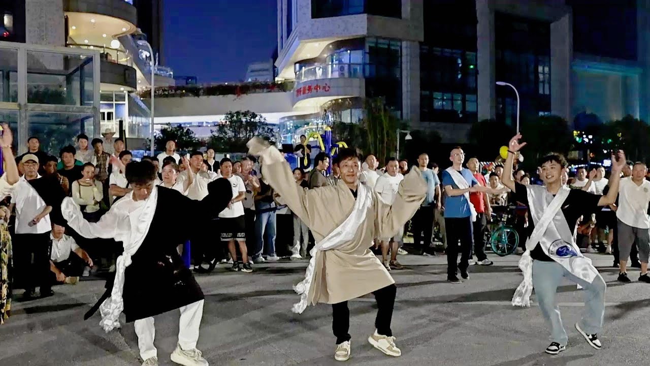 Tibetan dance 《羌阿克卓巴》