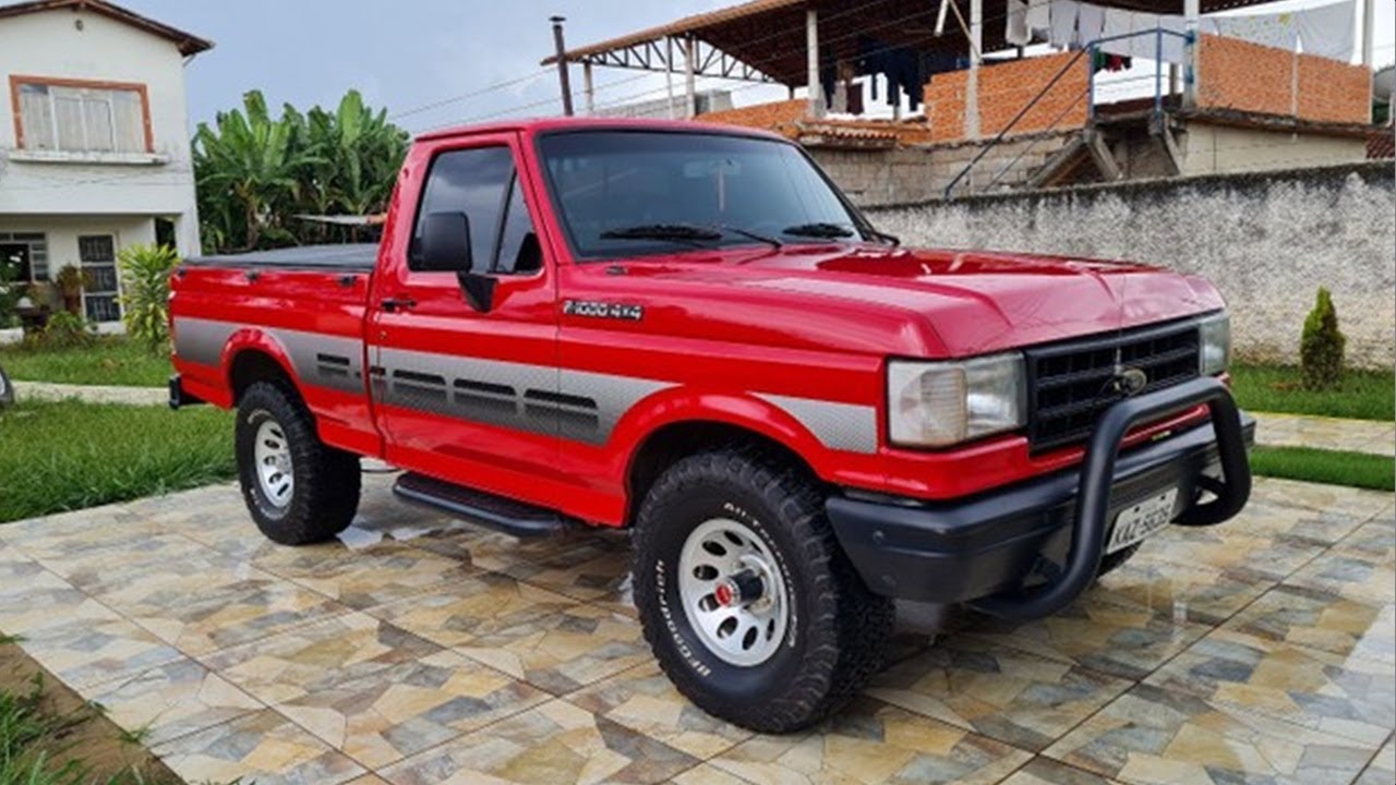 Ford F1000 4x4 à venda