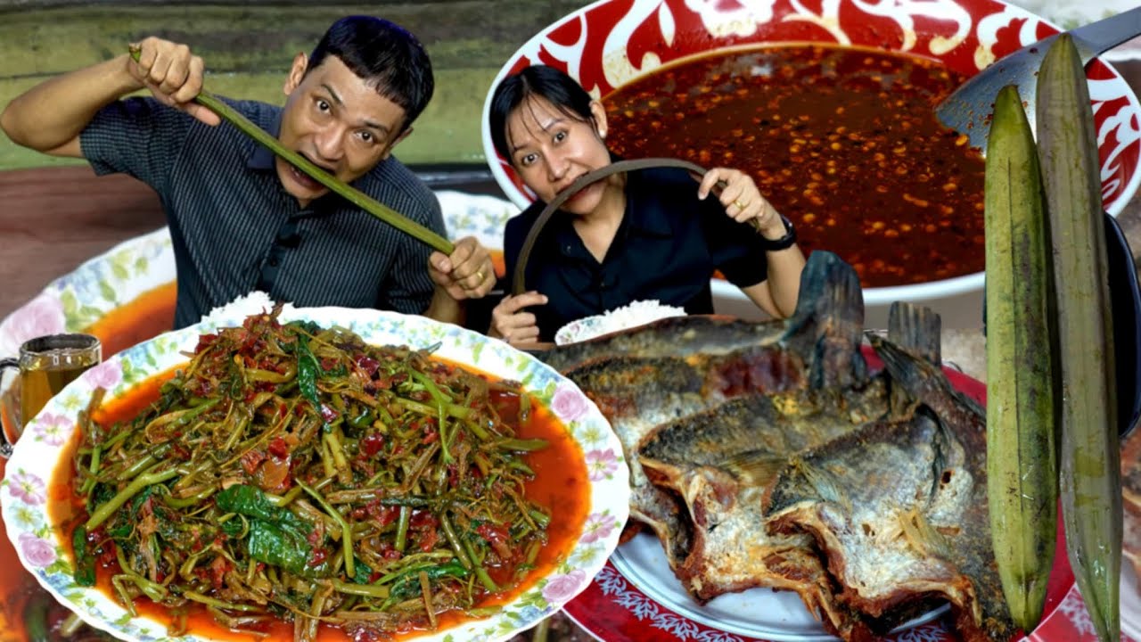 ကန်စွန်းချဥ်စပ်ကြော်​လေးကို ငါးရံ့နေတလှန်းကြော်လေးနဲ့ ကြောင်လျှာသီးနုနုလေးကိုကိုက်ပြီး တို့စားမယ်..