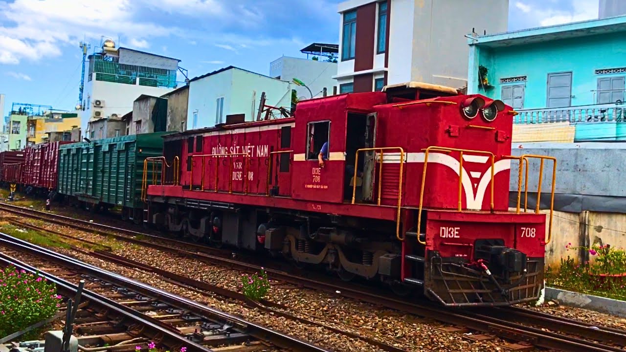Hè 25 D13E-708 kéo tàu 4 số H2514 (Sóng Thần- Giáp Bát) rời ga Nha Trang (PART2) | 15h20 29/7/2025