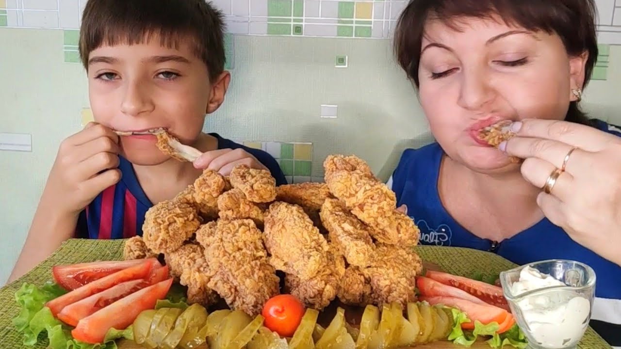 Мукбанг. острые крылья KFC, наши фобии