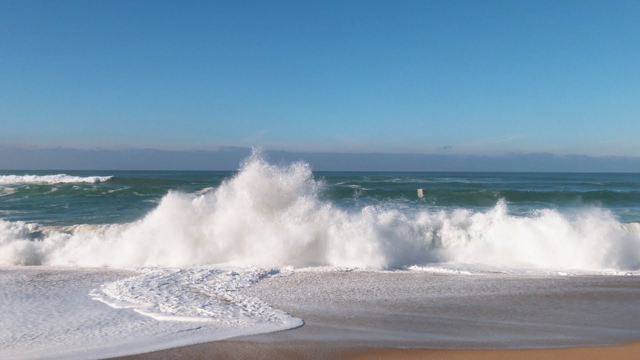🌊 Relaxing Ocean Waves Crashing - Continuous Video (46 min) - 1.5 Hours Extension 4K UHD