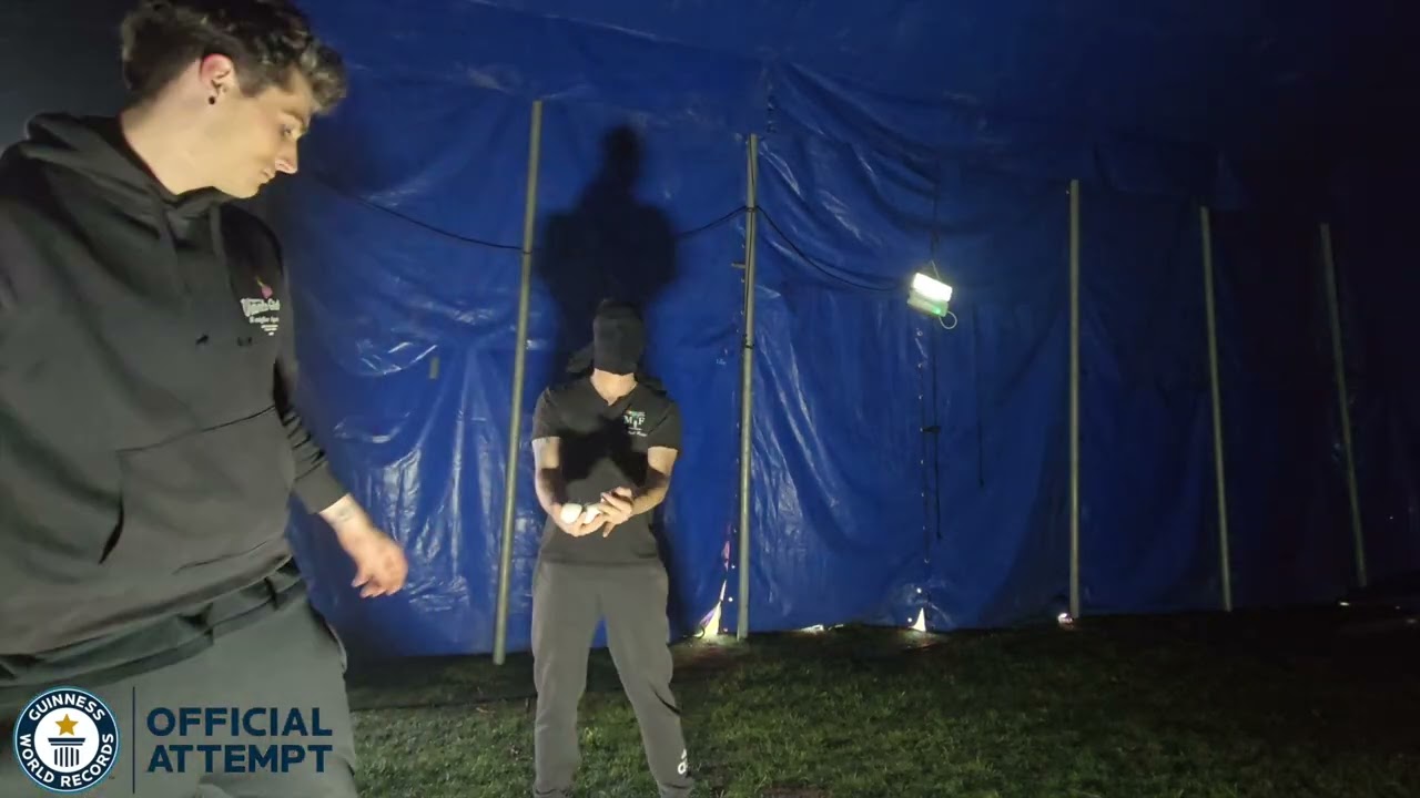 Michael Ferreri Guinness World Record Most consecutive blindfolded juggling catches 5 balls 2025