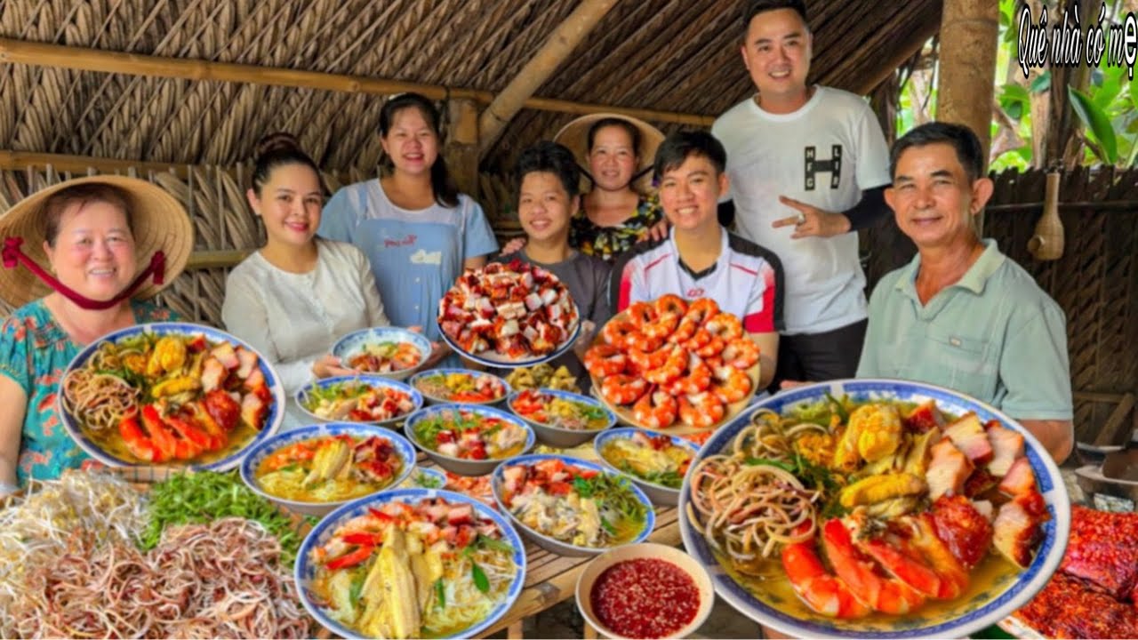 Bún Cá Lóc Heo Quay, Mắm Me | Quán Ăn Miệt Vườn Của Mẹ Hôm Nay Có Khách Đông Vui || Fish noodle soup