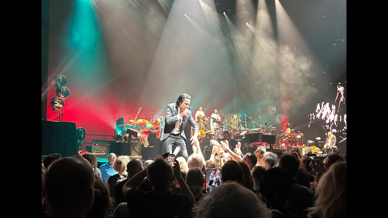 Nick Cave Tourauftakt The Wild God 2024 in Oberhausen