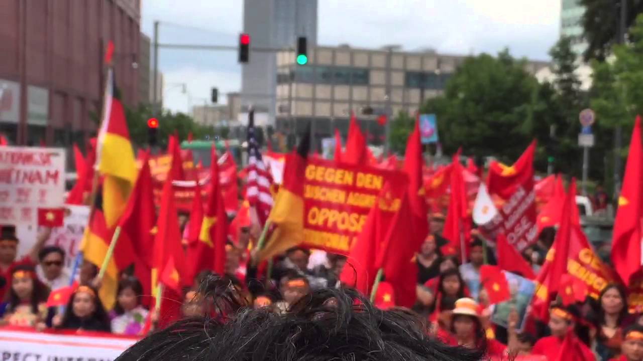 Berlin 14.06.2015: Biểu tình chống Trung Quốc xâm lược Biển Đông