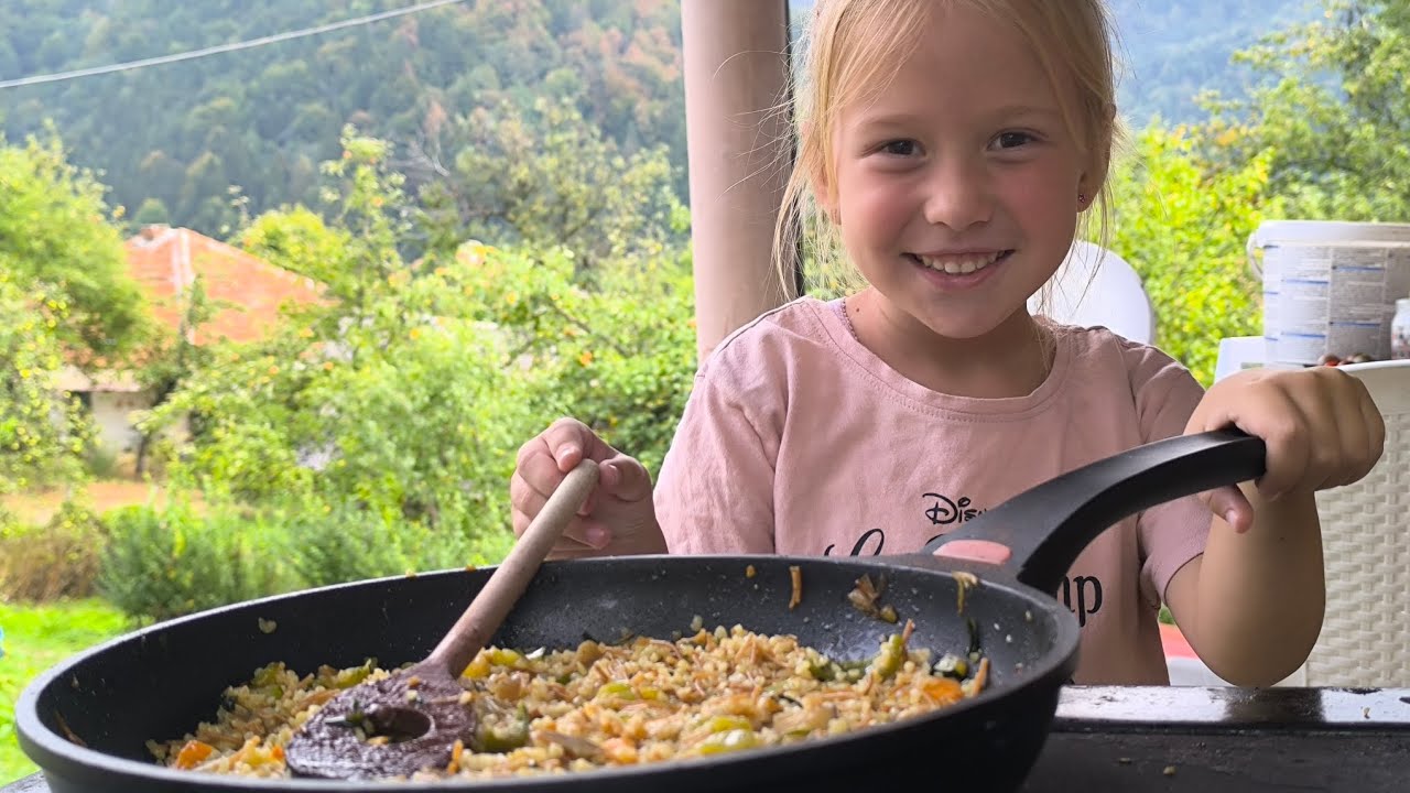 Danas kuhamo sa AJLOM TURSKI BULGUR SA domaćim povrćem 💜