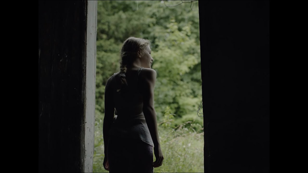 Alexandra Str&eacute;liski - Overturn (Official Video)