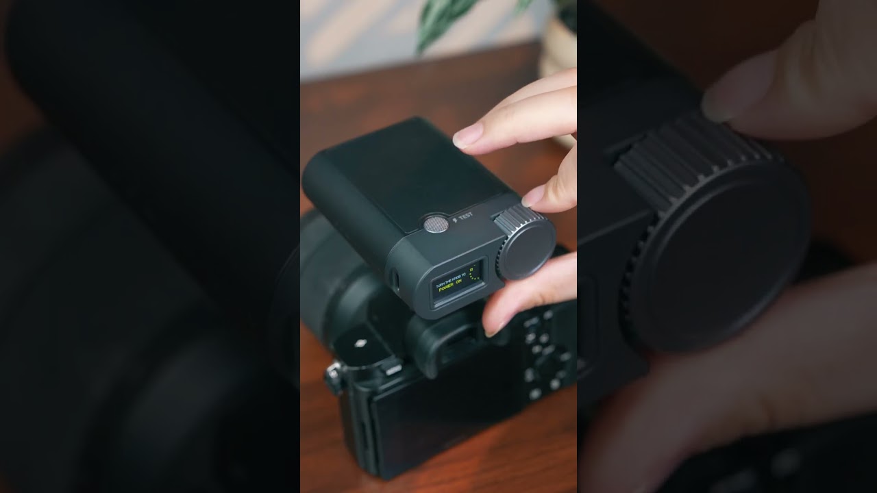 Pocket-sized power meets stunningly soft light thanks to its white diffuser-PHOTOOLEX G01 Mini flash