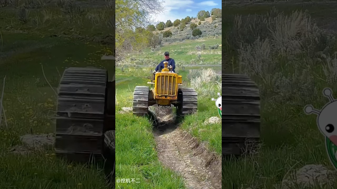 Meetin 1952 D47U bulldozer clearing a ditch