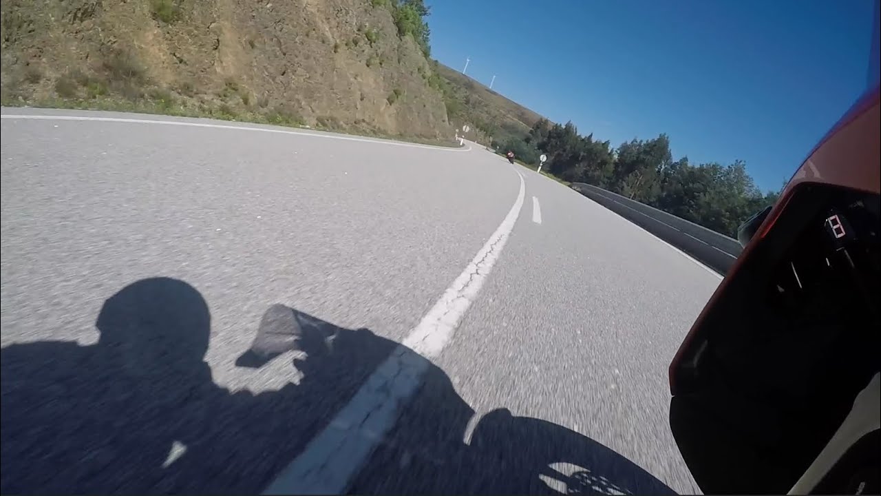 CBR 600RR VS GSXR 600 FAST RIDING