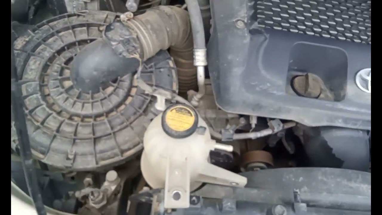 Toyota hilux #11630 engine running