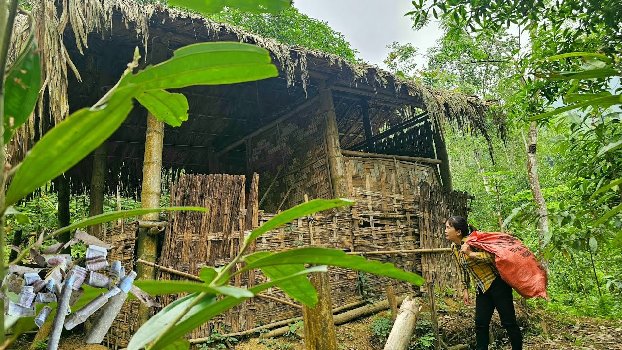 Single mother cleans up abandoned rental house - Accidentally finds landlord's money in bamboo tube