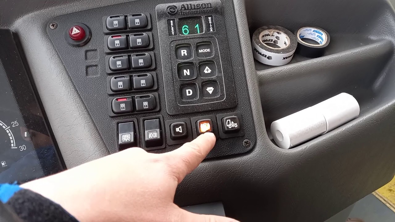 Как "отключить" двери на маз 103 и  маз 206, чтобы закрывались в движении.