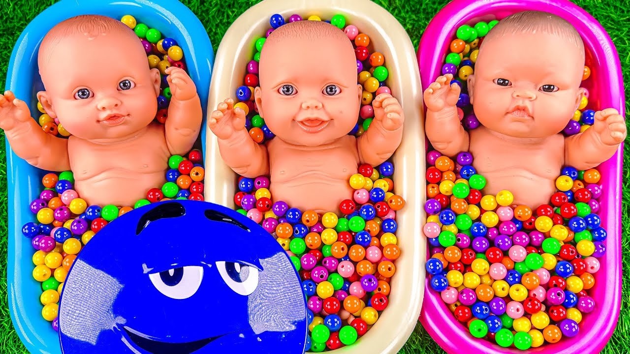 Full of 3 Rainbow BathTubs Candy with M&M's & Magic Slime Cutting