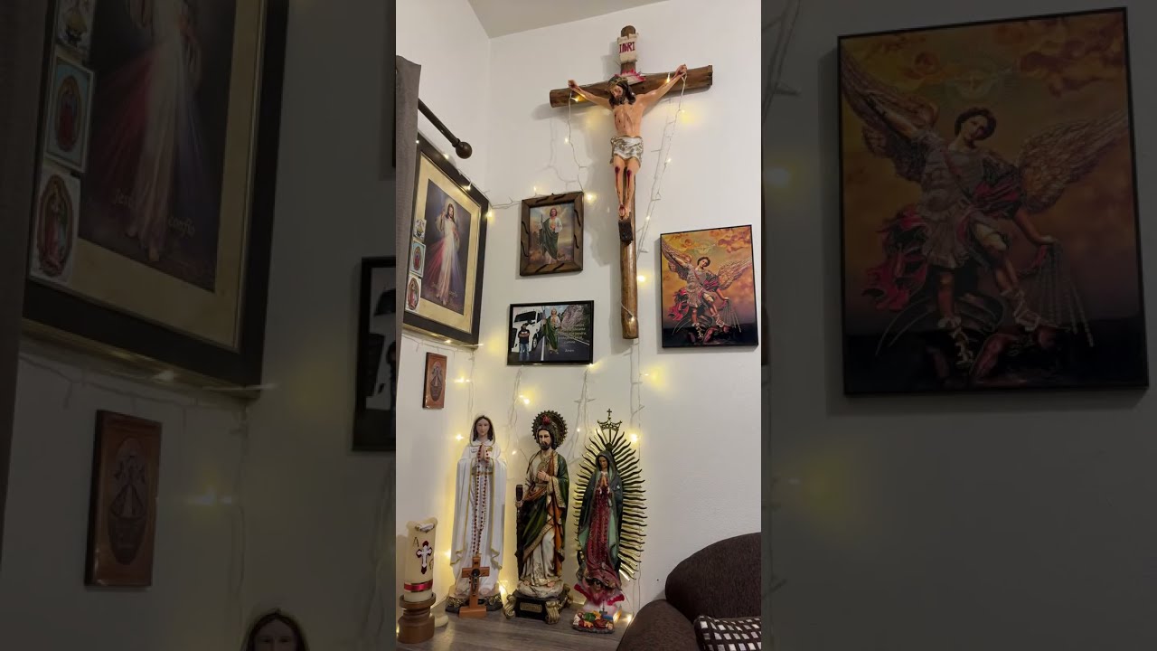 Santo Rosario con Alicia está en vivo UNIDOS EN ORACIÓN POR NUESTRAS NECESIDADES EN EL ROSARIO