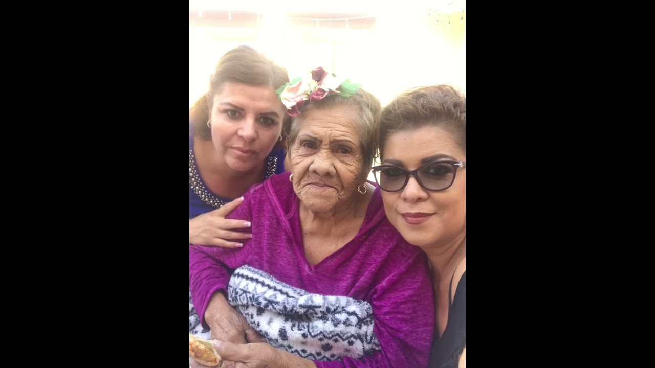 Con todo mi cariño mi niña linda asta el cielo te queremos mucho 