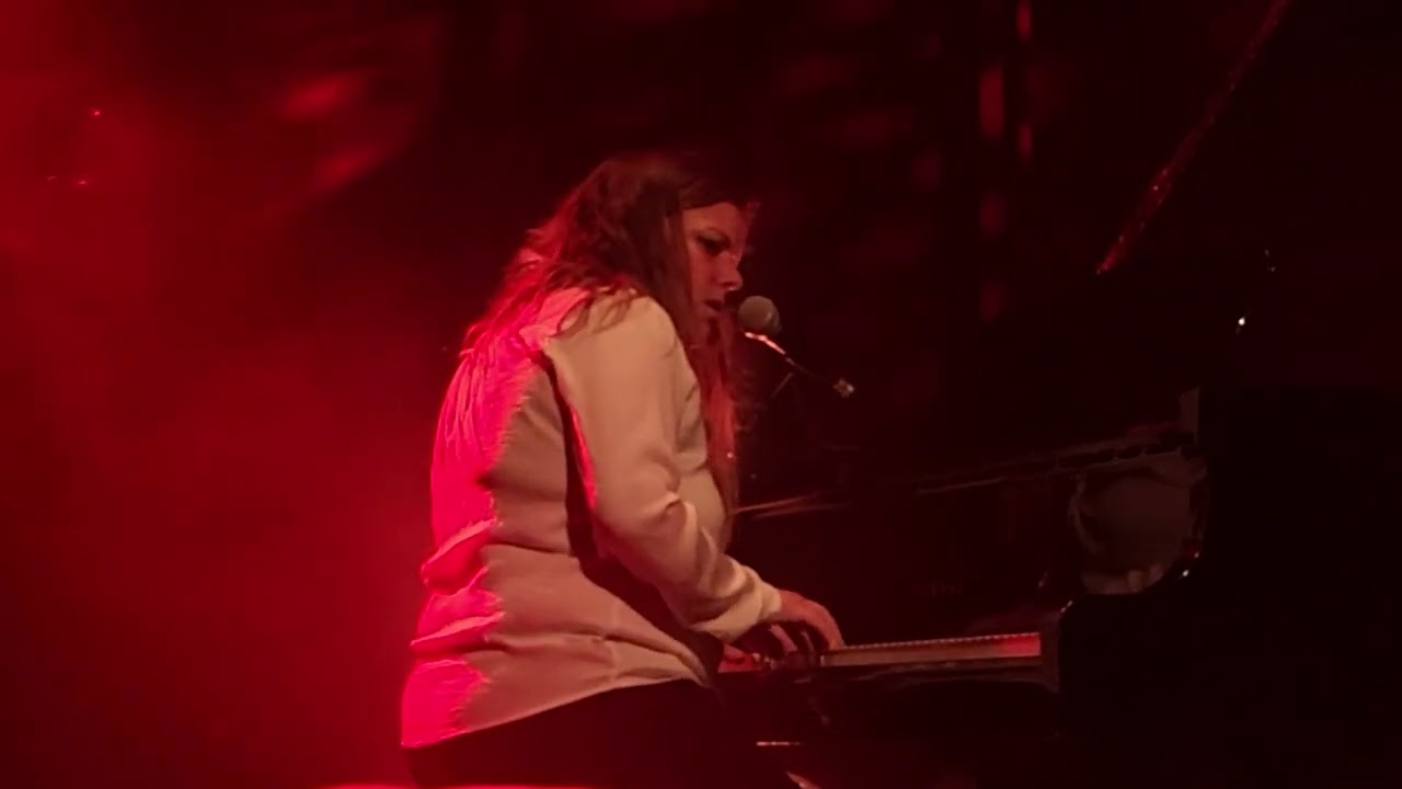 14 Les bars du port [Damien Saez] (Melissmell au Vauban, Brest, 23 novembre 2023)