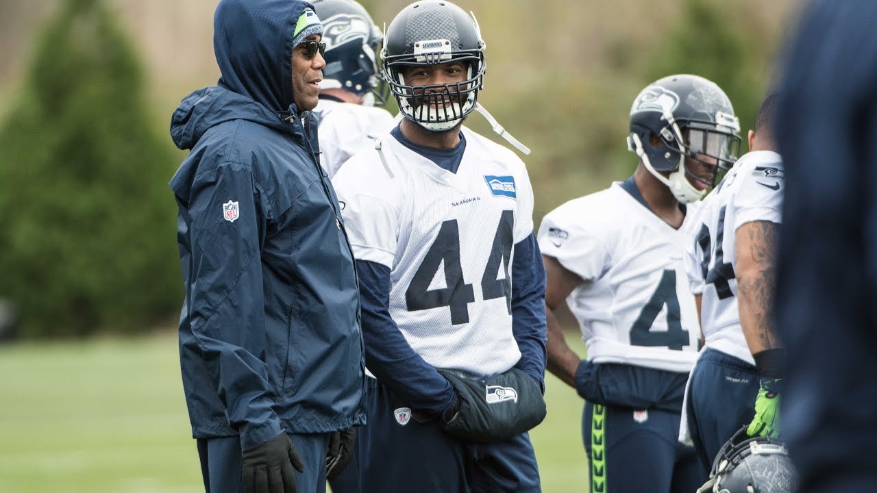 Seahawks Sign 4-Time Pro Bowler Marcel Reece