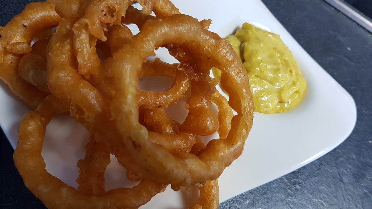 Mori kocht Onion Rings / Zwiebelringe im Bierteig mit selbstgemachtem Curry-Dip