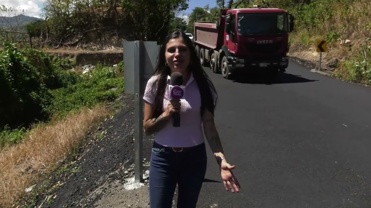 ESPERA DE ONCE AÑOS RUTA SE HUNDE Y NADIE HACE NADA
