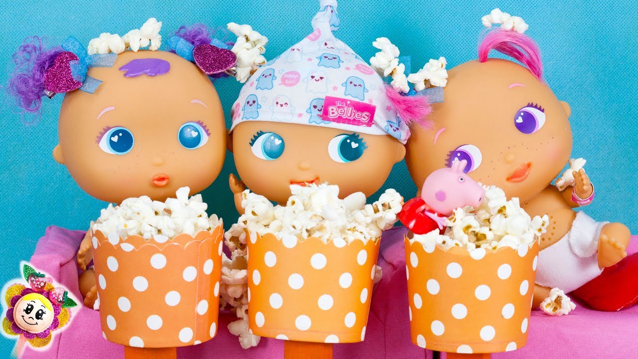 LOS BEBES BELLIES DE PEPPA PIG ECHAN DE MENOS SU CASA ! LES HACEMOS UNA FIESTA CON PELI Y PALOMITAS