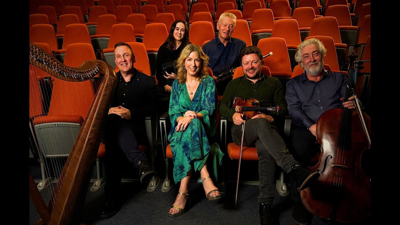 Muireann Nic Amhlaoibh – Exciting New 6-Piece Band - Banna Nua!!