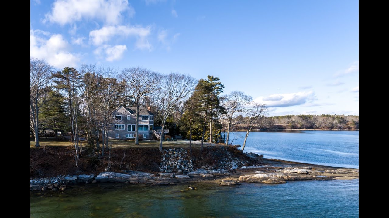 Luxury Oceanfront Cape-Style Home | Freeport Maine Home for Sale