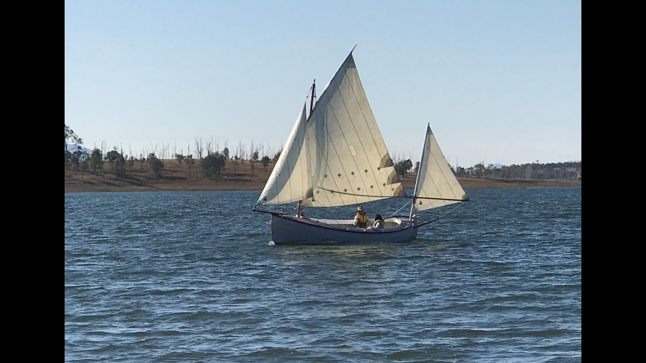 Welsford 6-metre Whaler sailing Lake Wivenhoe