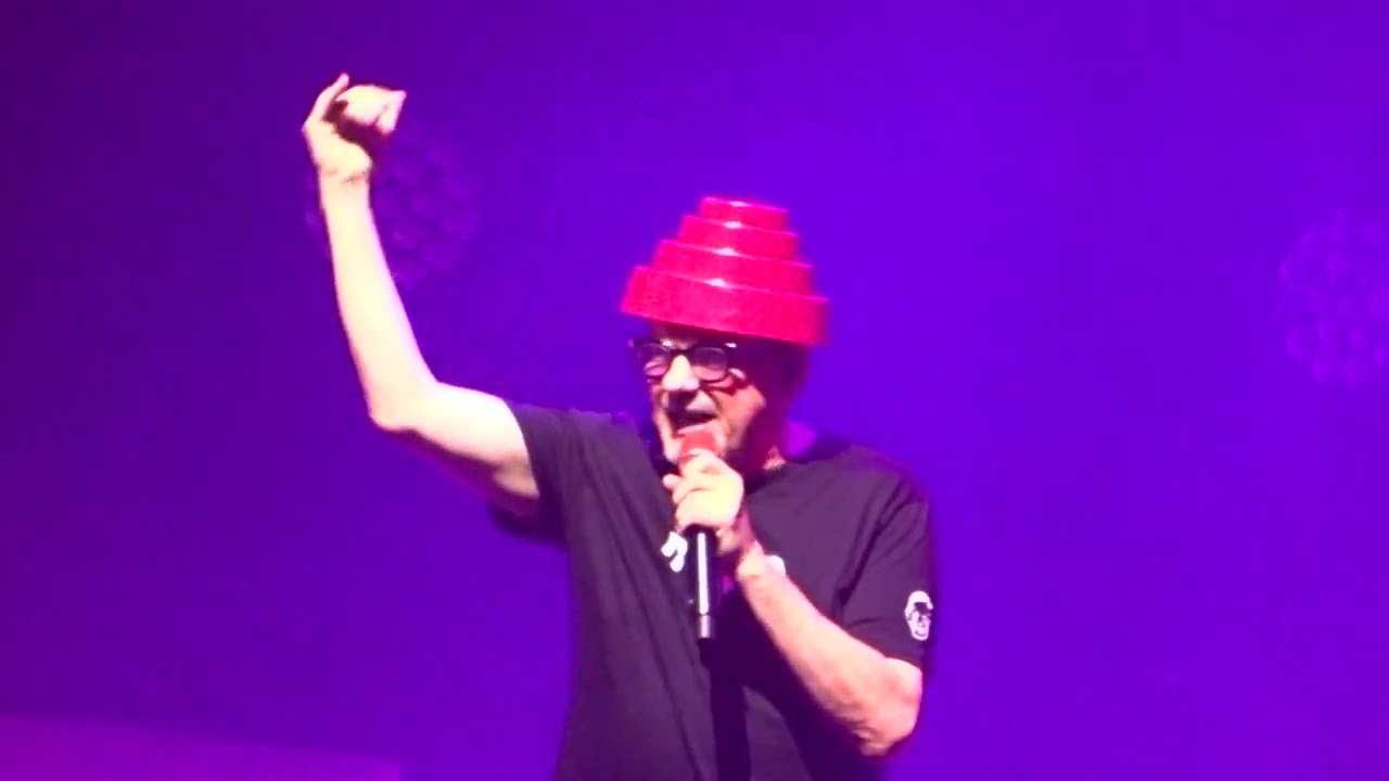 Devo That`s Good & Girl U Want & Whip It & Planet Earth