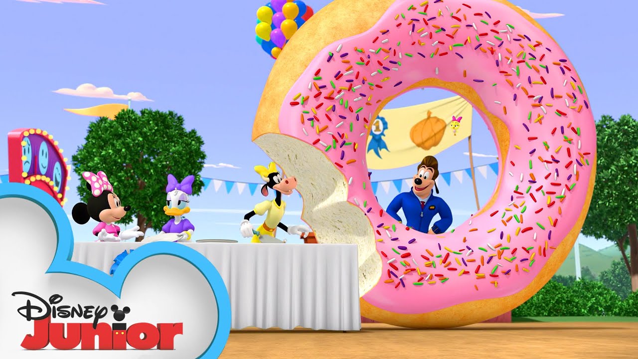 Runaway Giant Donut 🍩  | Mickey Mouse Mixed-Up Adventures | 