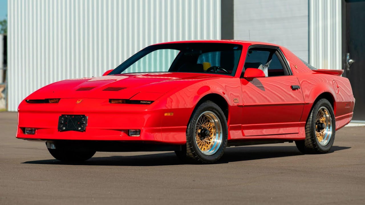 Pontiac Firebird 3 Gen 1982-1992: Kultowy Amerykanin z lat 80.