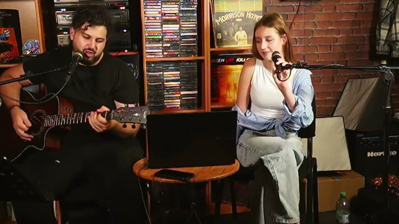 Mashup La Bamba & Twist And Shout | Acoustic Live Cover by Sofy (feat. Andrei Cerbu)