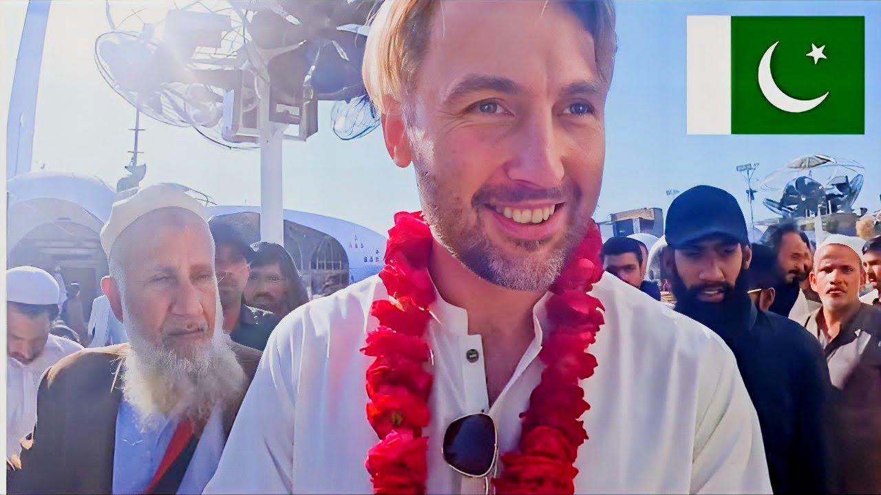 Милый старик пытается обратить меня в ислам в Пакистане 🇵🇰