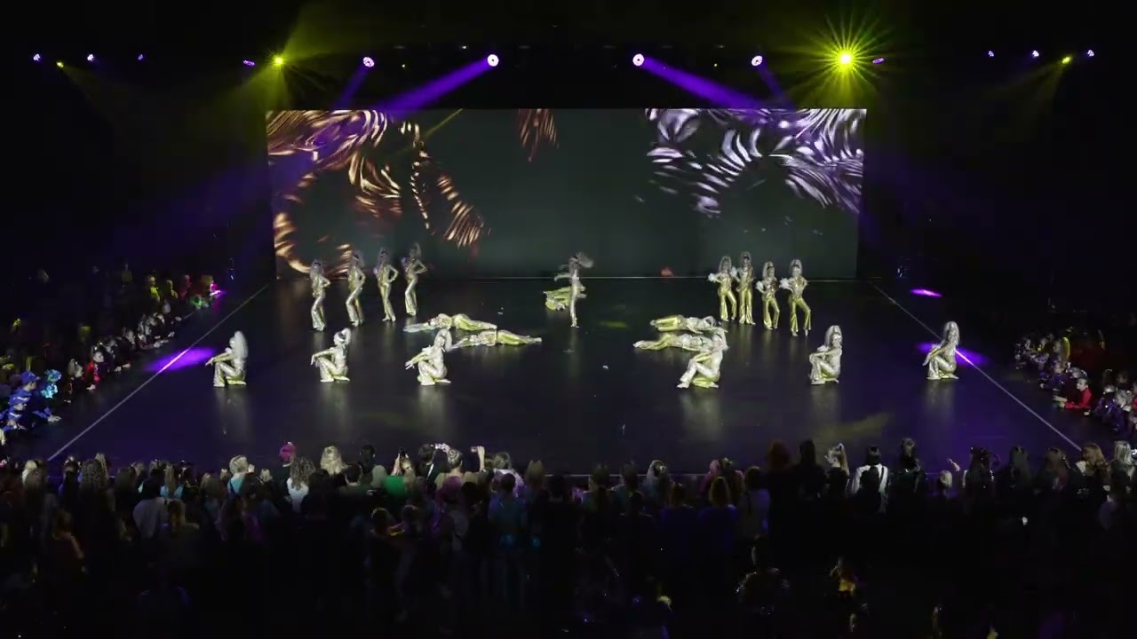 [1st Place] Landy dance company  - Golden queend