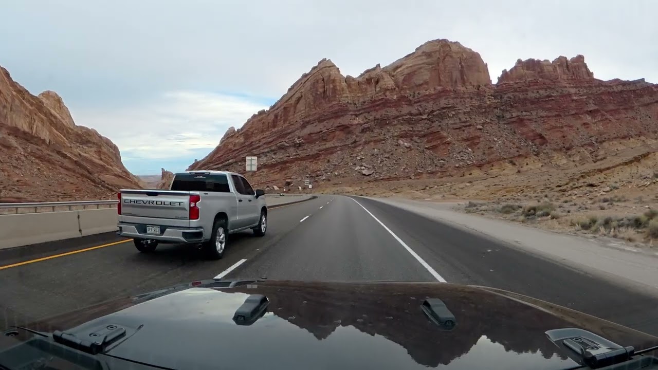 San Rafael Swell on I-70 Highway to Green River - Downhill | 4K - 21dec25