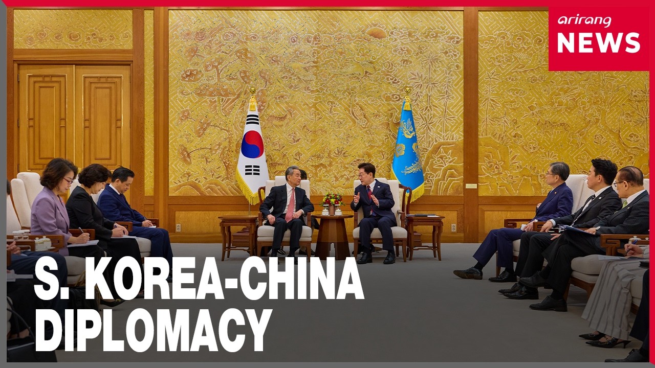 Pres. Lee calls for strategic communication with Beijing as Chinese FM visits Seoul