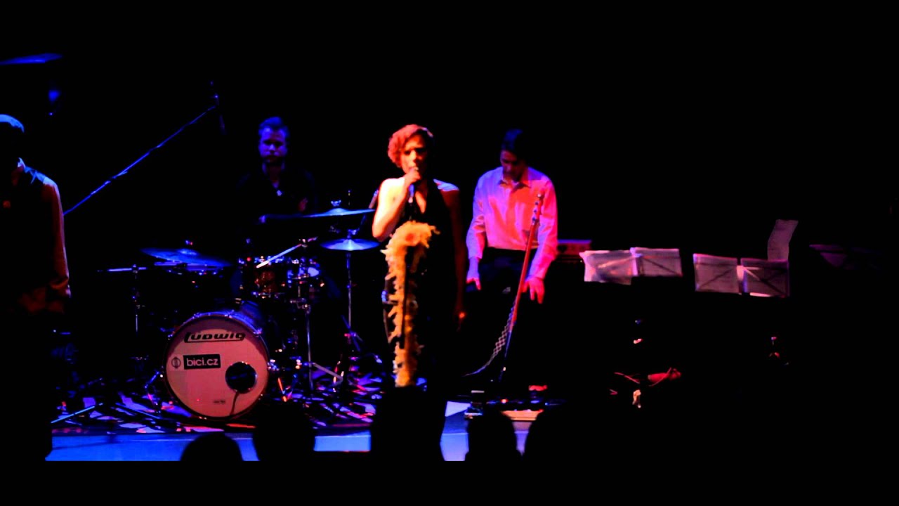Lena Yellow: Pramen Live