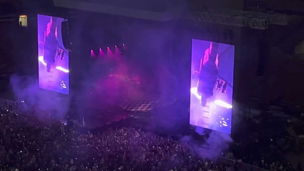 Machine Gun Kelly Helicopter entrance Cleveland