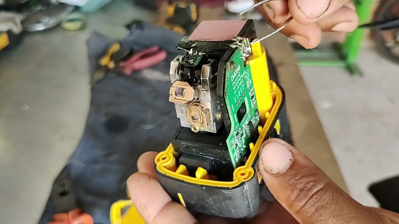 como consertar nível a laser da dewalt.  faça você mesmo.