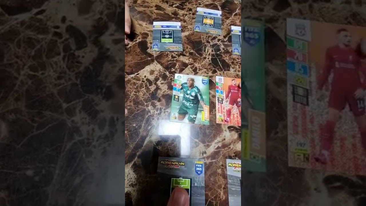 How to play Fifa 365 Adrenalyn Panini trading cards.