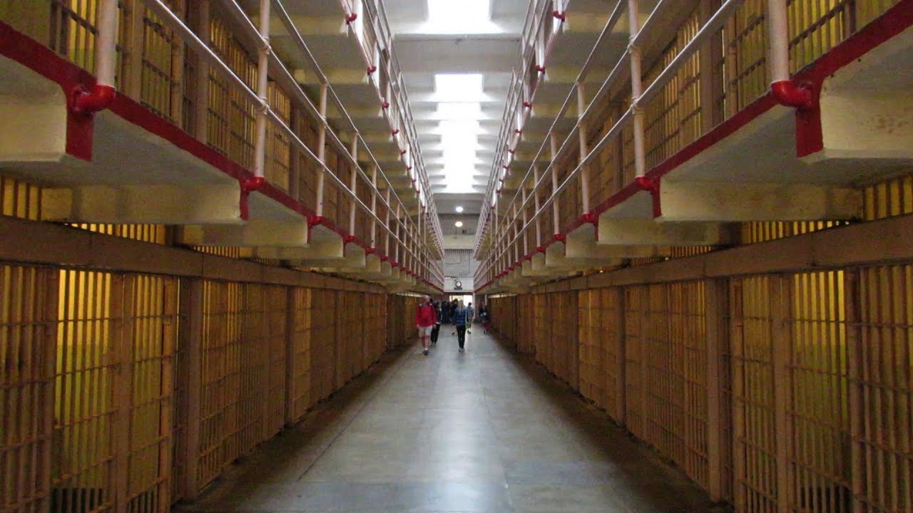 ESCAPING ALCATRAZ!  day 21 vlog